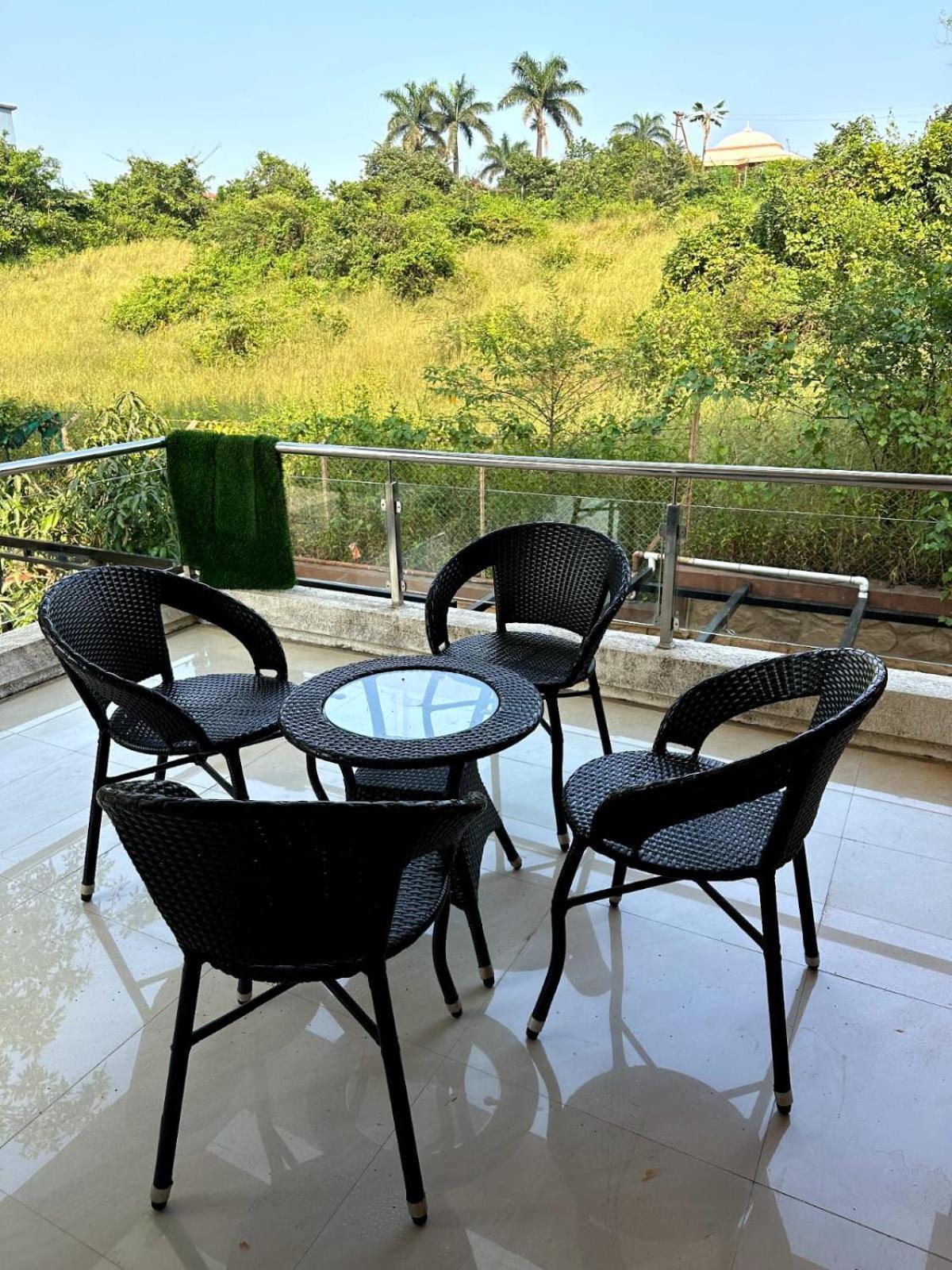 Tropical Villa II 4 Bhk II Lonavala II 1 Mountain View II 2 Private Pool II 3 Big Terrace 외부 사진